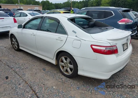 2007 Toyota Camry Se z USA, uszkodzony, nr VIN 4T1BE46K37U705805
